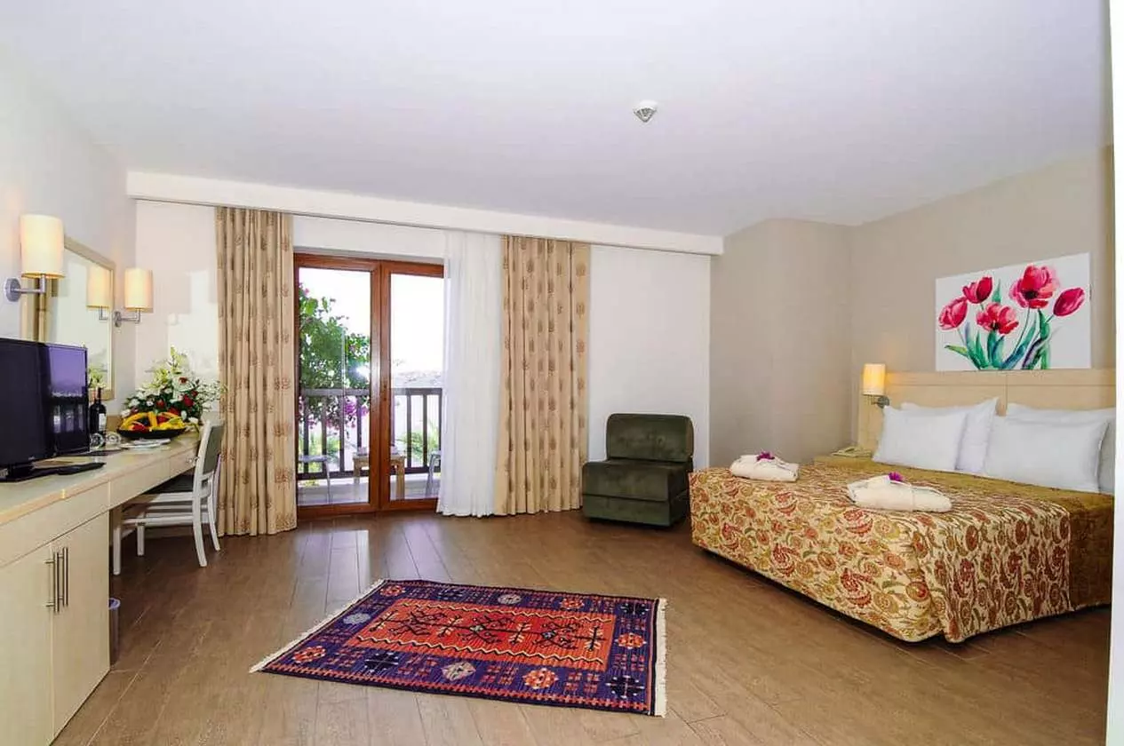 DIAMOND _SHABAVIZ (3).jpg